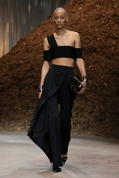 Look 14